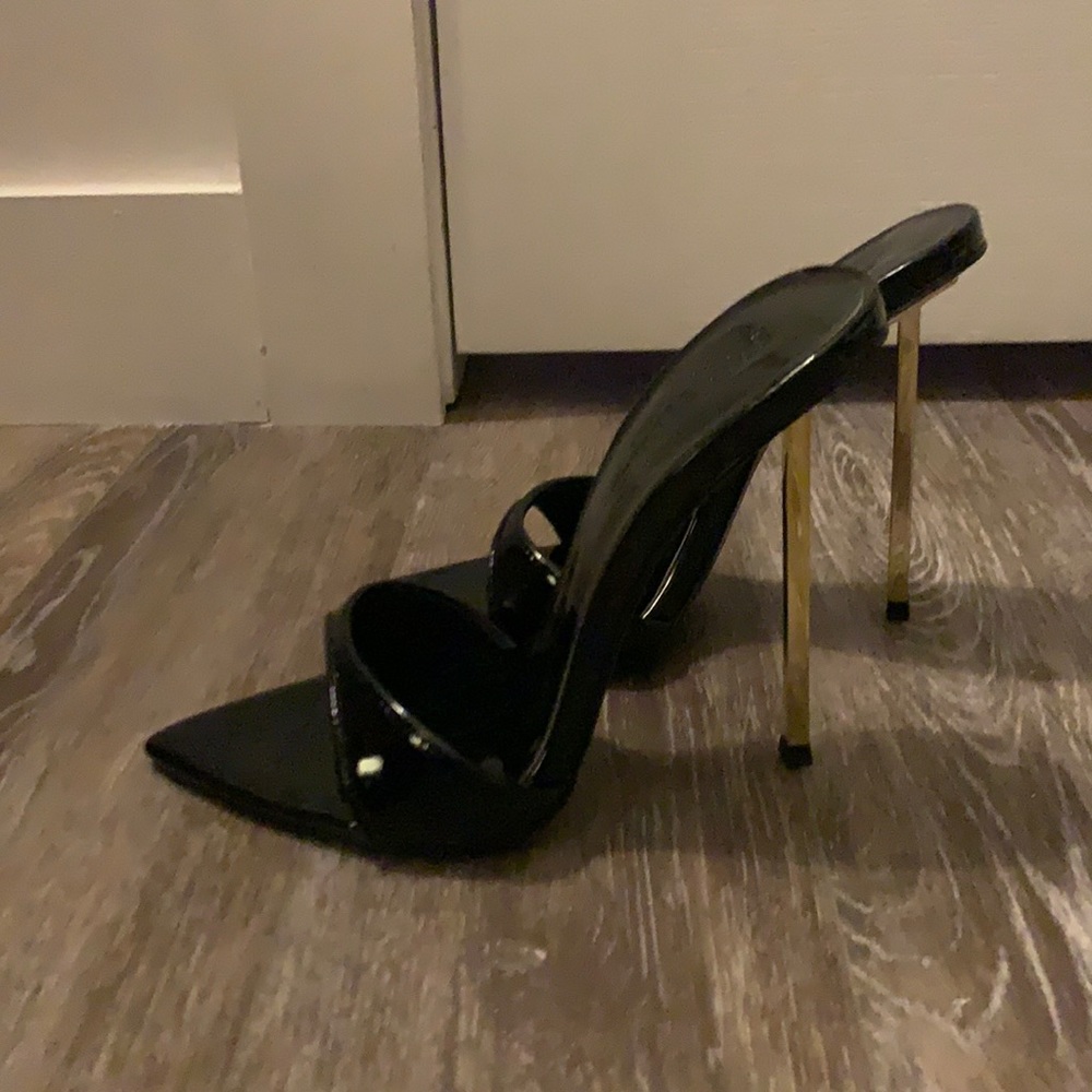 FEMME LA WHISKEY SLIPPER - size 5 - black patent - never worn